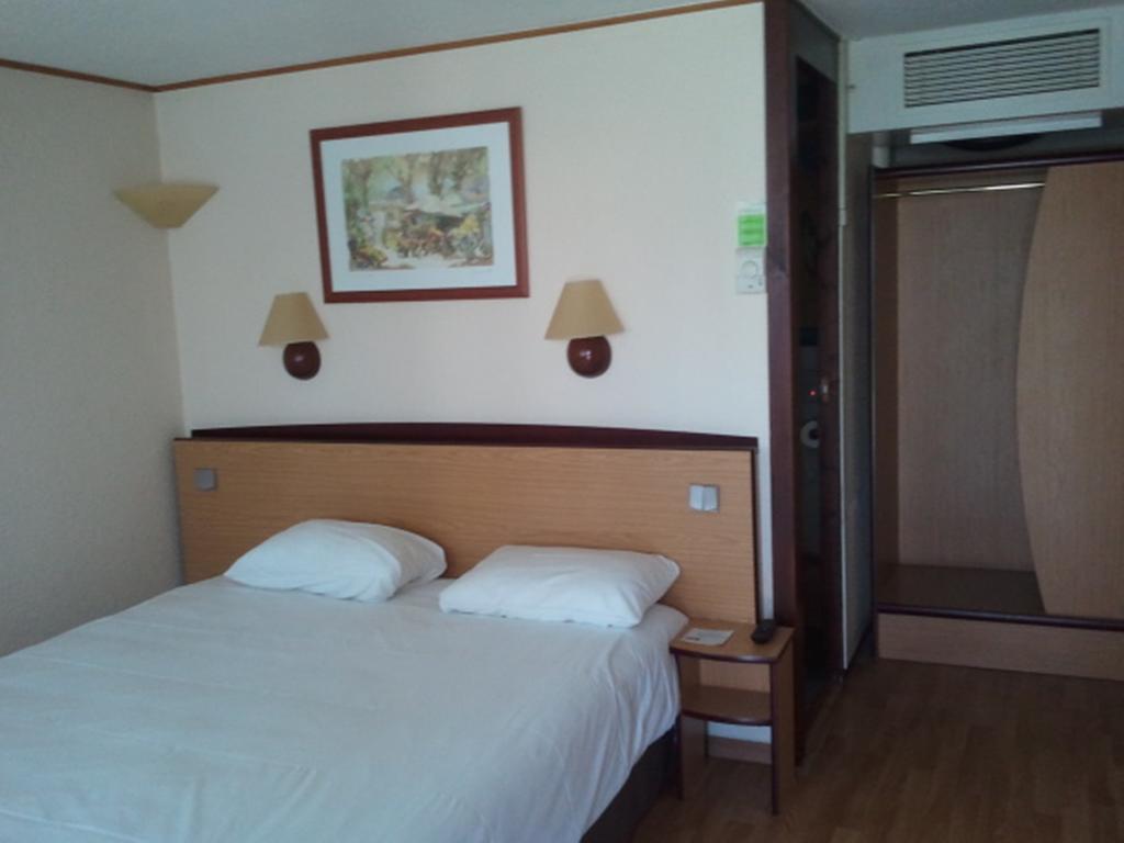 Campanile Bordeaux Ouest - Le Bouscat Hotel Værelse billede
